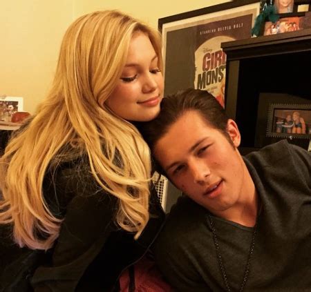 did leo howard and olivia holt dating in real life